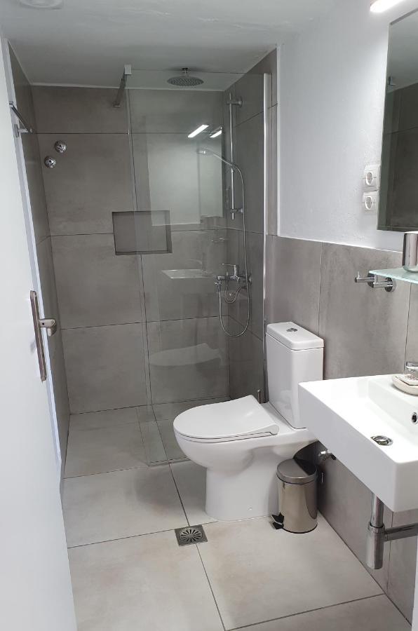פראנגוקאסטלון Babis & Popi Rooms And Studios מראה חיצוני תמונה