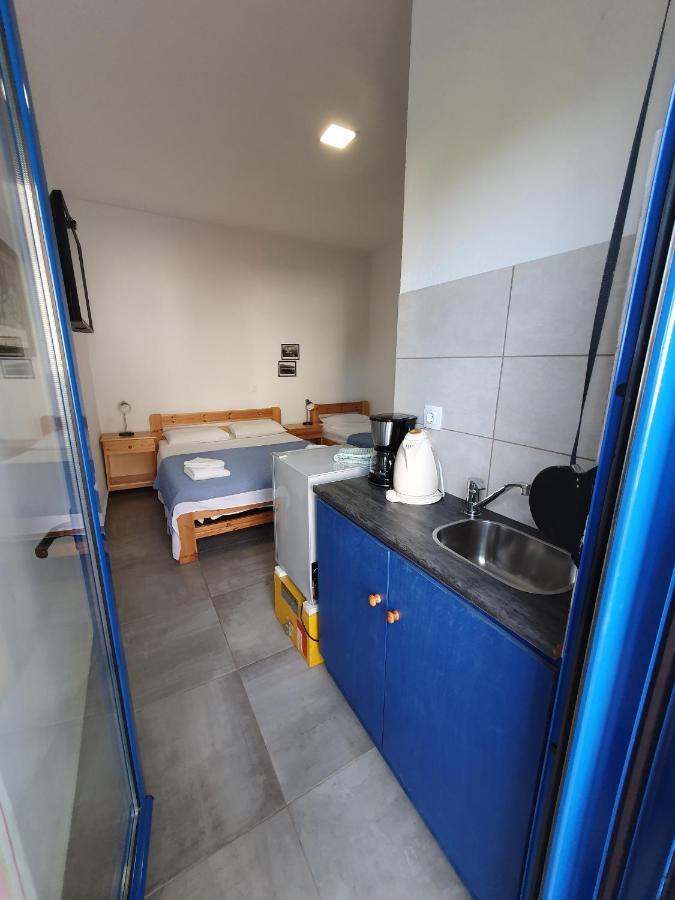 פראנגוקאסטלון Babis & Popi Rooms And Studios מראה חיצוני תמונה